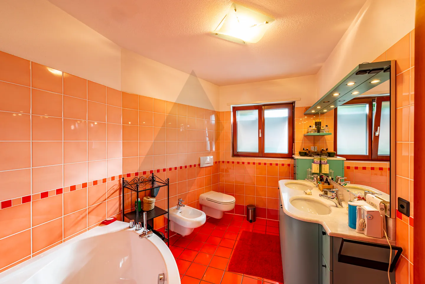 SPAZIOSA VILLA UNIFAMILIARE CON PISCINA - Foto 12 di 15