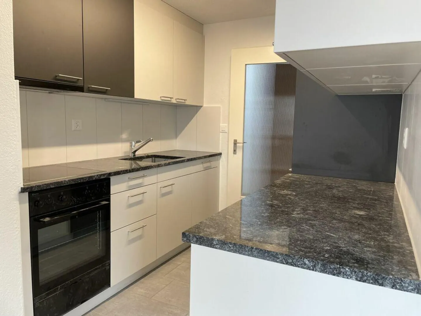 Appartamento familiare luminoso in posizione centrale ad Amriswil con ascensore e parco giochi - Foto 3 di 13