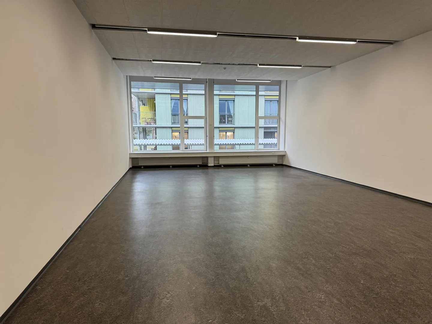 Modernes Büro im Kunzareal - Foto 7 von 9