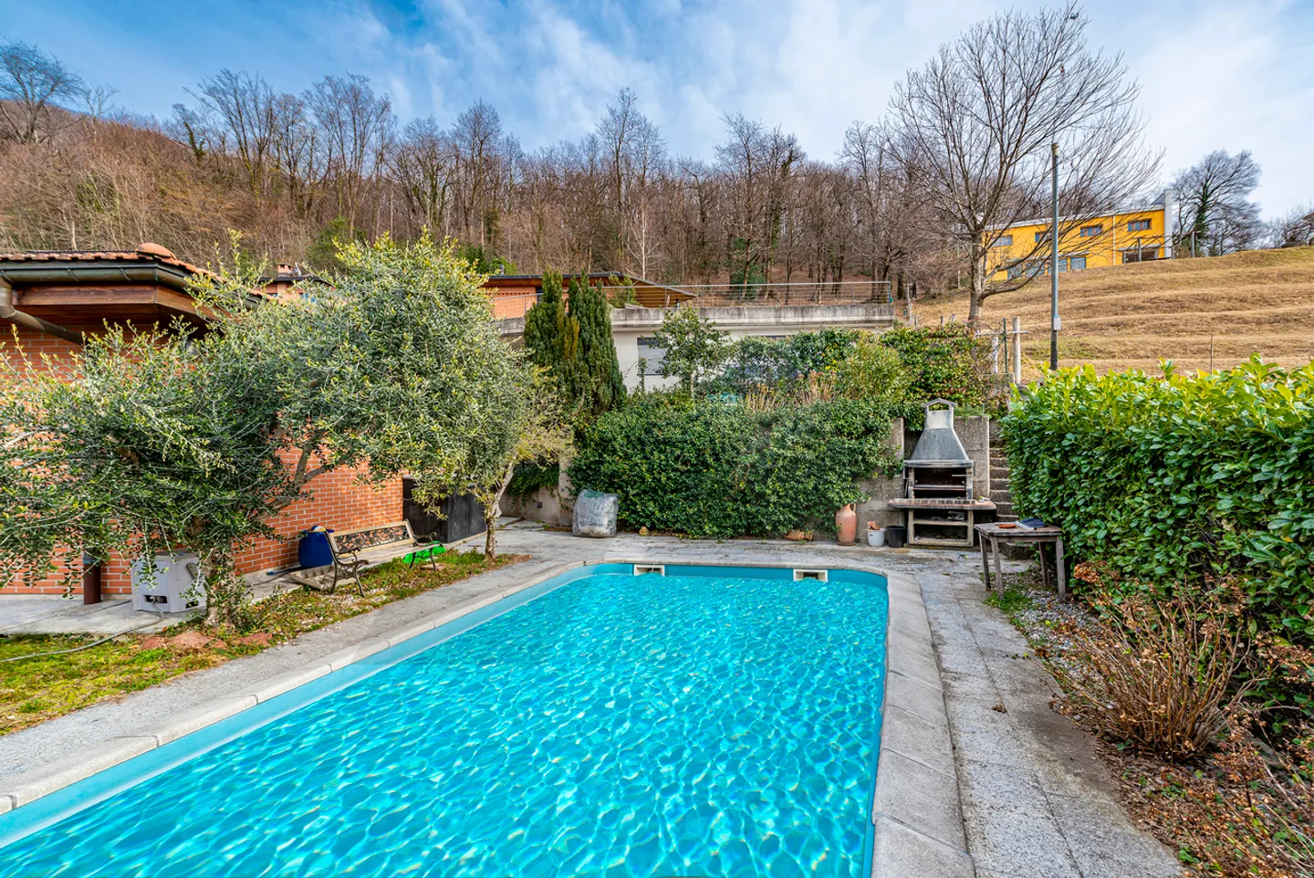 SPAZIOSA VILLA UNIFAMILIARE CON PISCINA - Foto 3 di 15