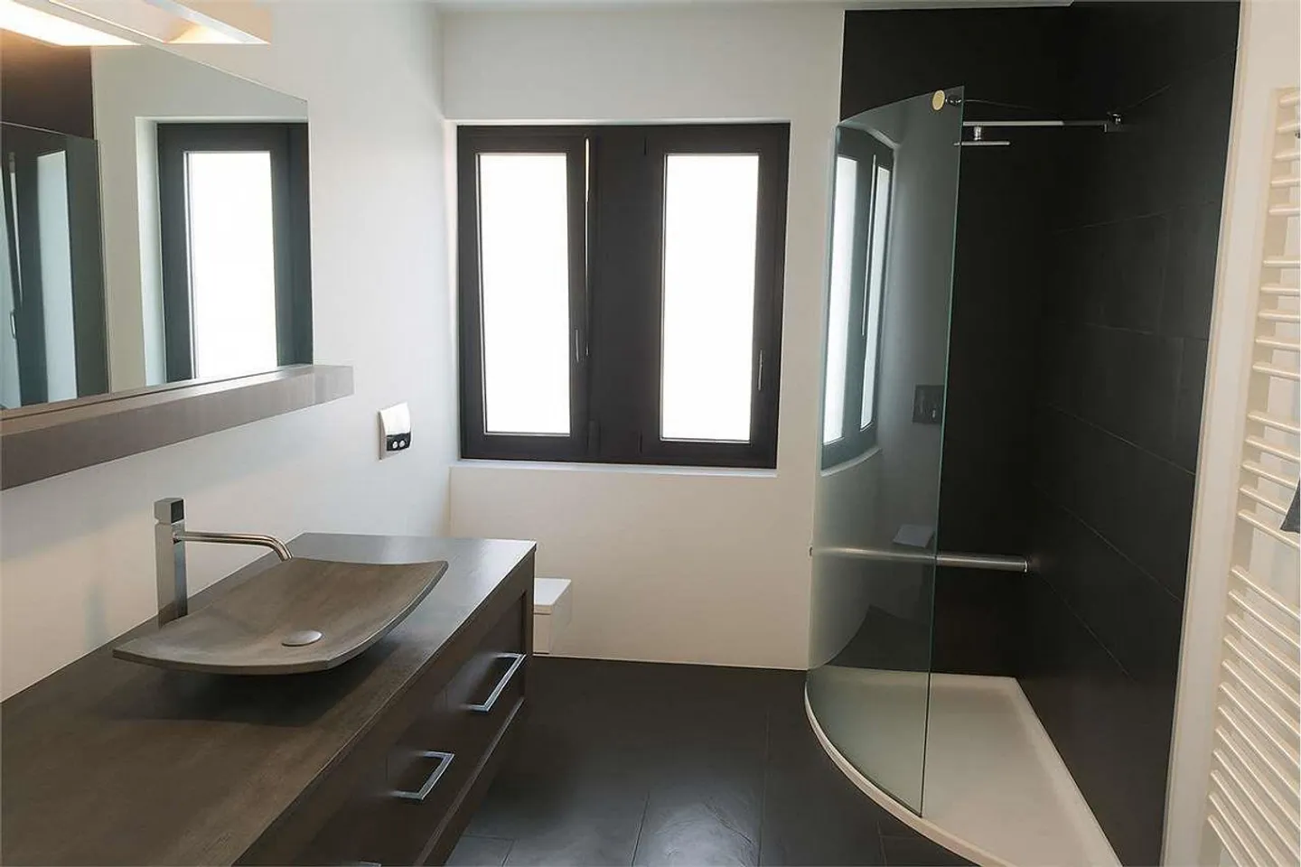 Modern Villa in San Pietro di Stabio - Photo 7 of 12