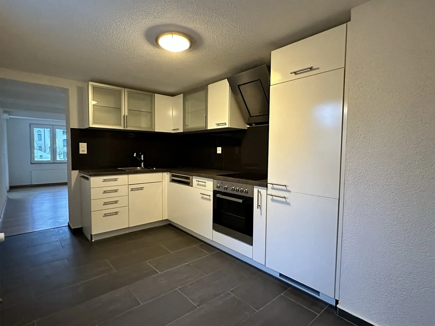 Beautiful 3.5 room apartment with balcony 1st floor - Photo 6 of 13