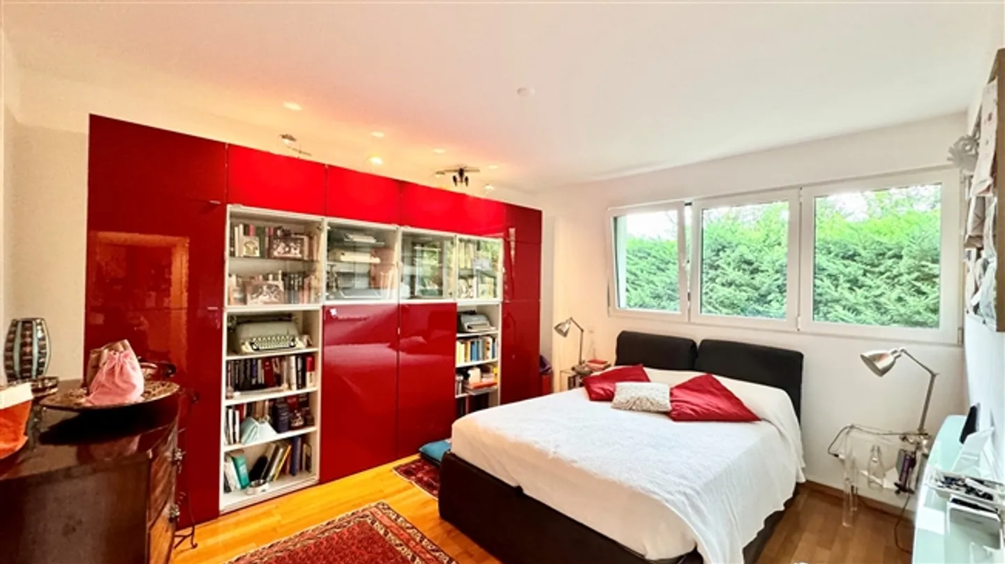 Duplex Penthouse Charmant avec Double Vue et Terrasse sur le Toit - Photo 13 sur 20