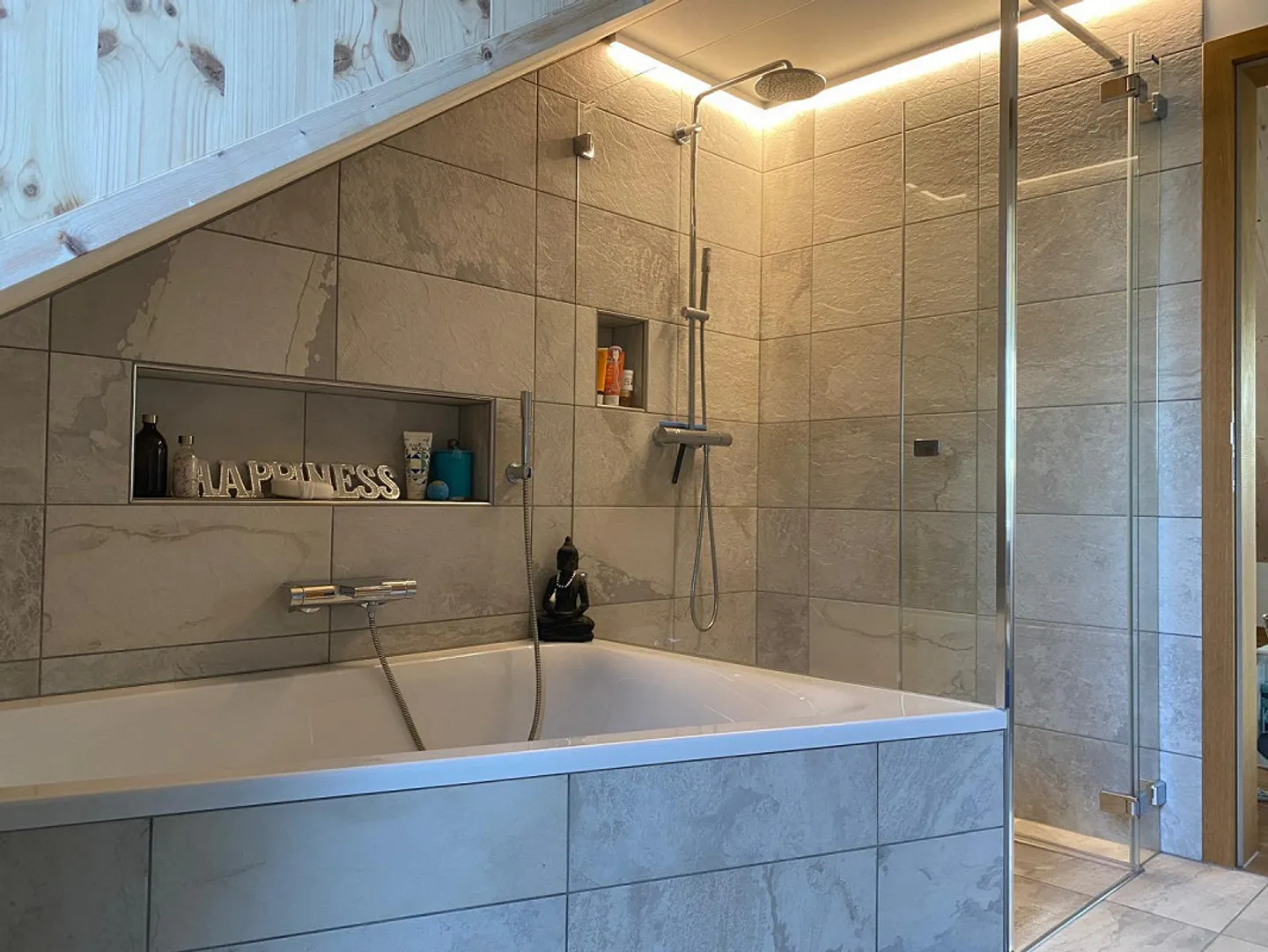 Moderner Loft mit atemberaubender Aussicht - Foto 7 von 10