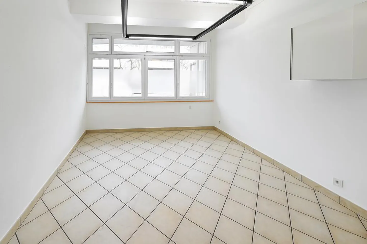 Spazio ufficio/commerciale in una posizione tranquilla e attraente a 8400 Winterthur - Foto 5 di 8
