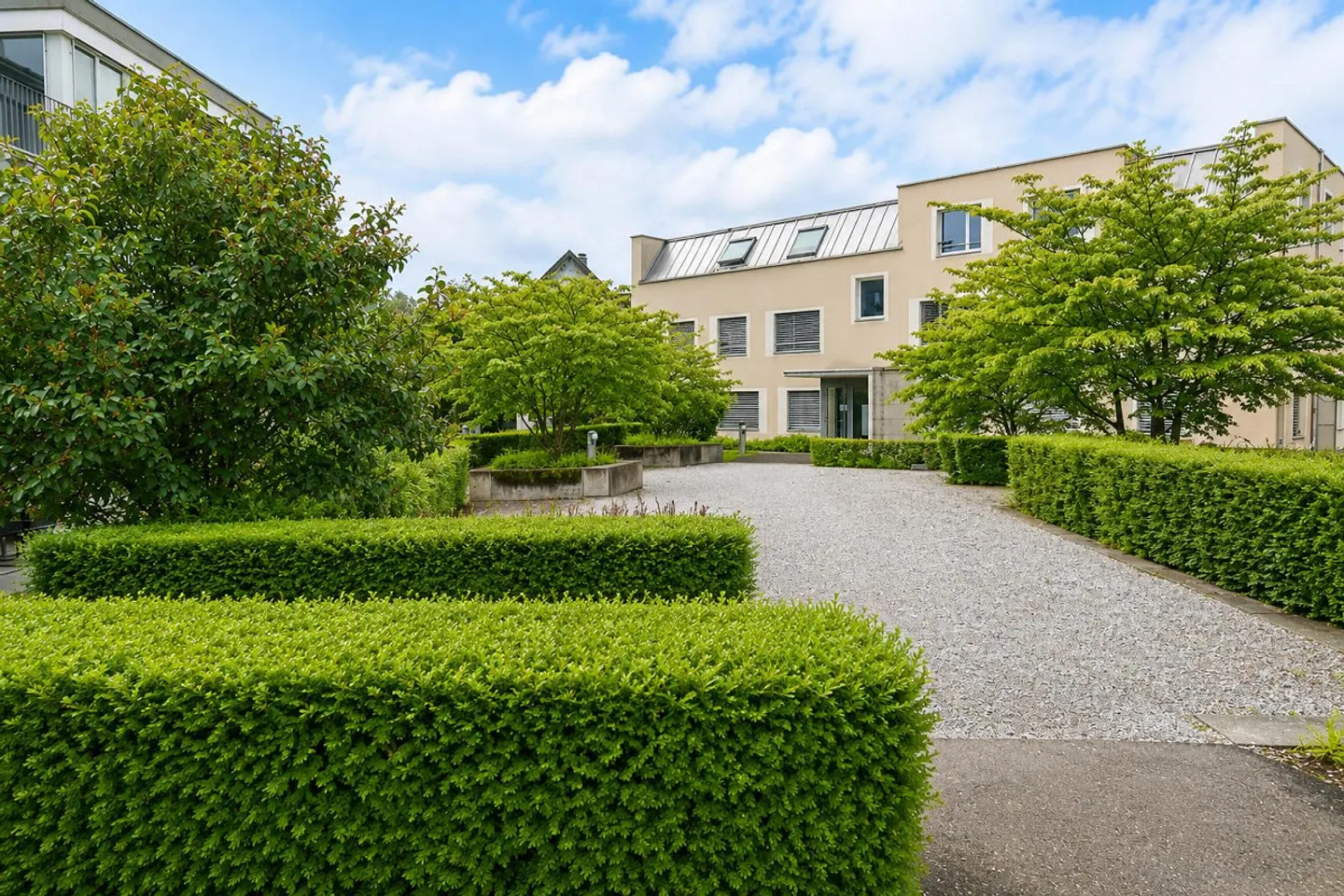 Exklusive Attika-Wohnung mit 66 m² Wohn-/Essbereich Glattbrugg - Foto 2 von 14
