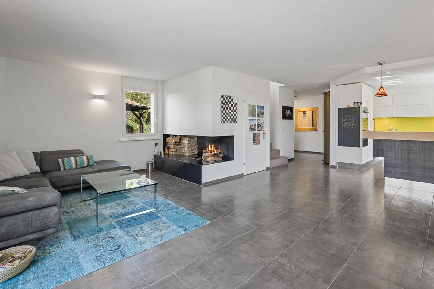 Maison d'angle élégante et bien entretenue avec grand jardin, système PV - Photo 7 sur 13
