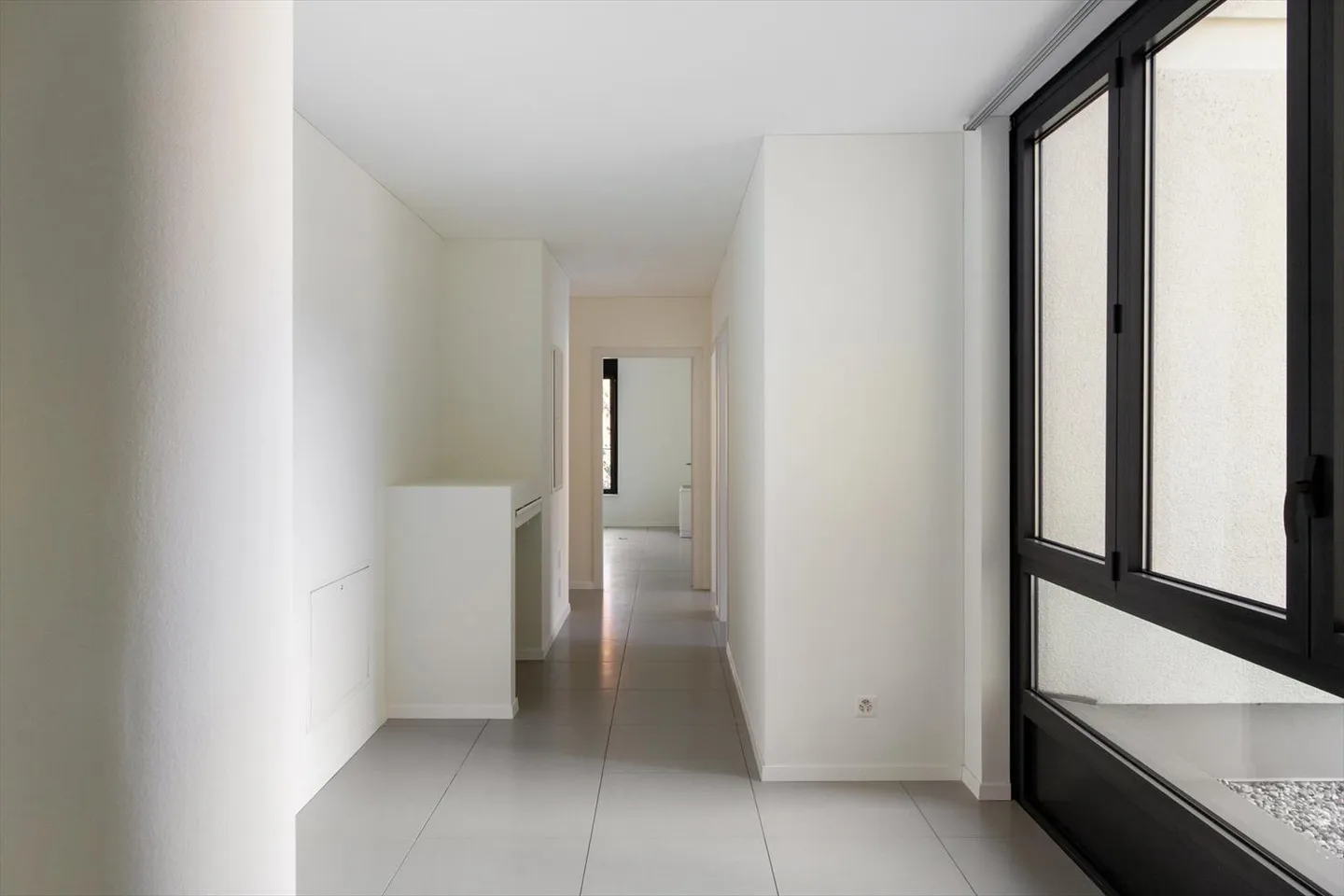 Customizable open space in the dynamic North Gate of Lugano - Photo 2 of 6