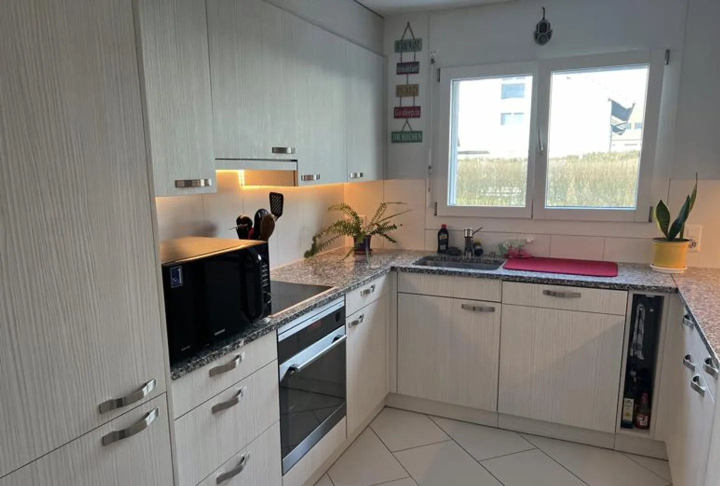 Votre maison de rêve vous attend – Maison familiale jumelée de 5½ pièces à Wang - Photo 3 sur 5