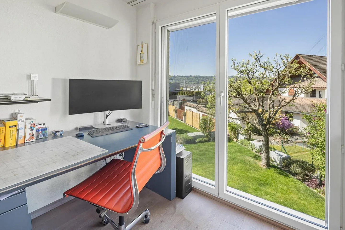 Maison d'angle élégante et bien entretenue avec grand jardin, système PV - Photo 12 sur 13