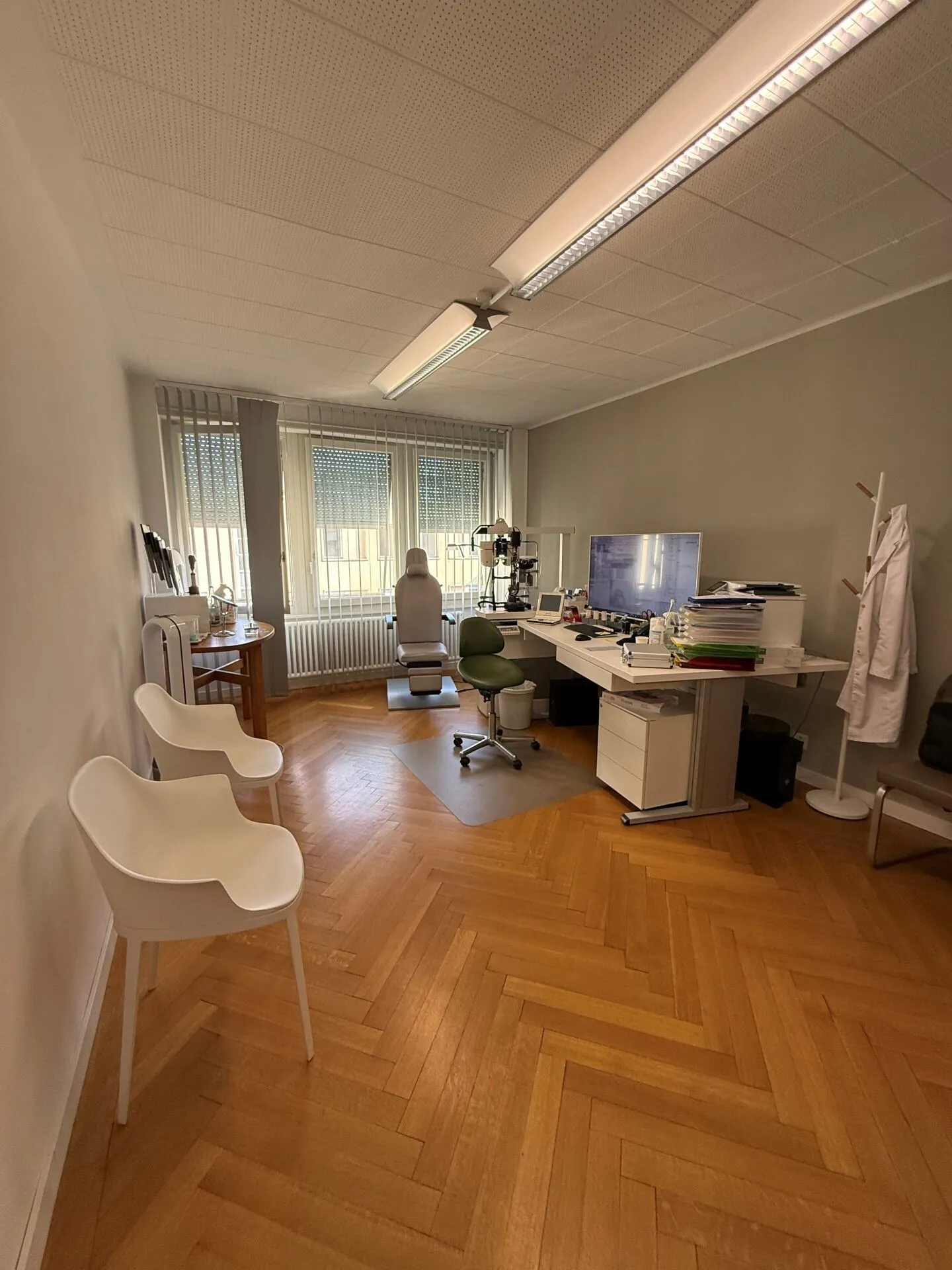 Cabinet médical/Bureau de 247 m2 - Photo 5 sur 7