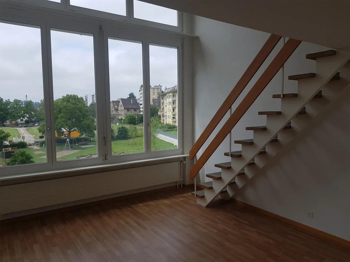 Affordable 3.5-room maisonette apartment - Photo 2 of 6