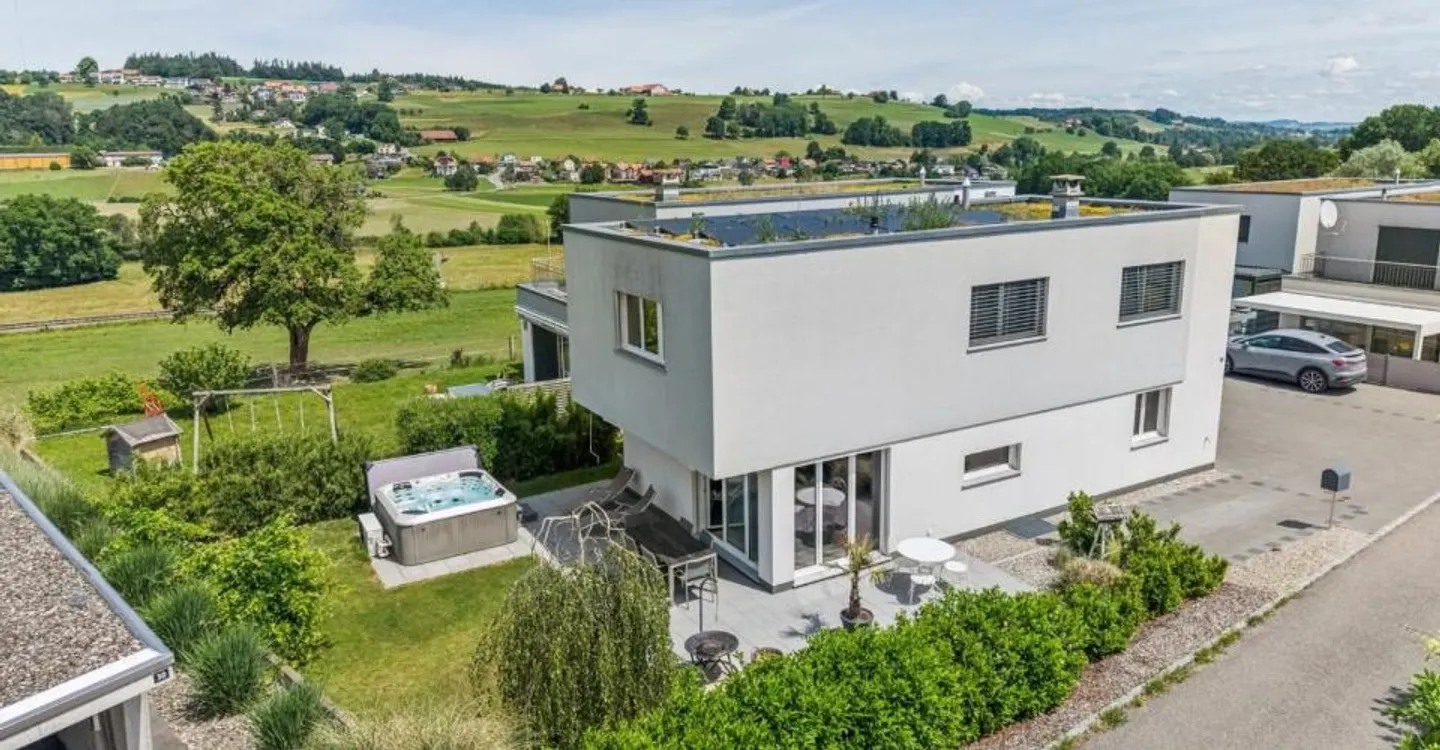 Elegance, comfort and quality of life in the heart of Formangueires - Photo 1 of 12