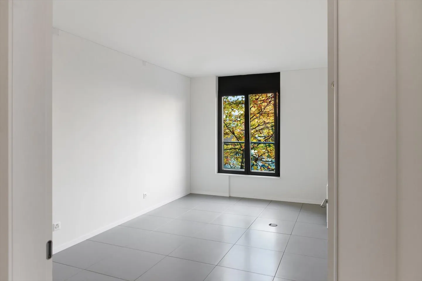 Customizable open space in the dynamic North Gate of Lugano - Photo 5 of 6