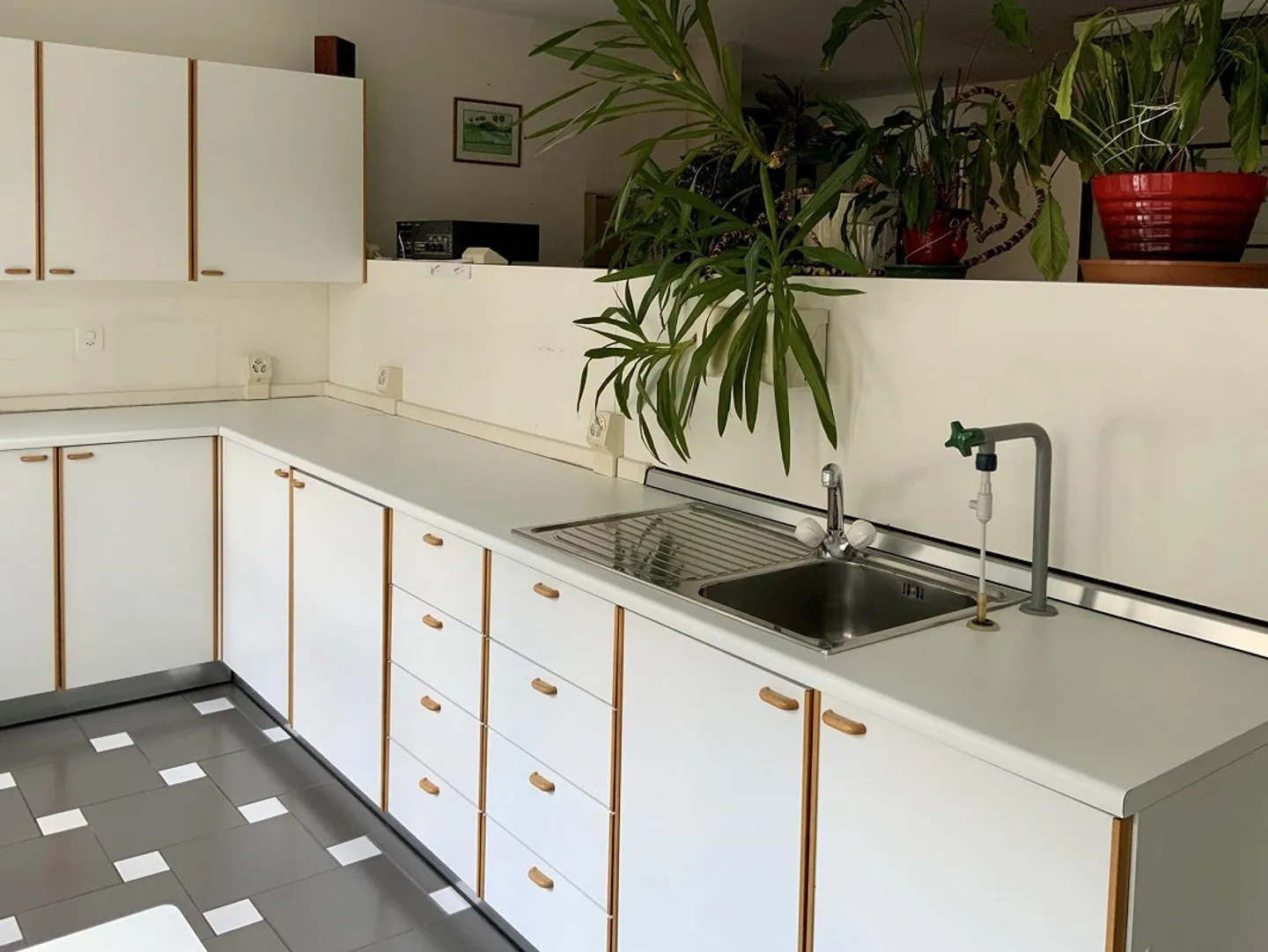 FAIDO - MEDICAL PRACTICE ROOM FOR RENT - Photo 3 of 9
