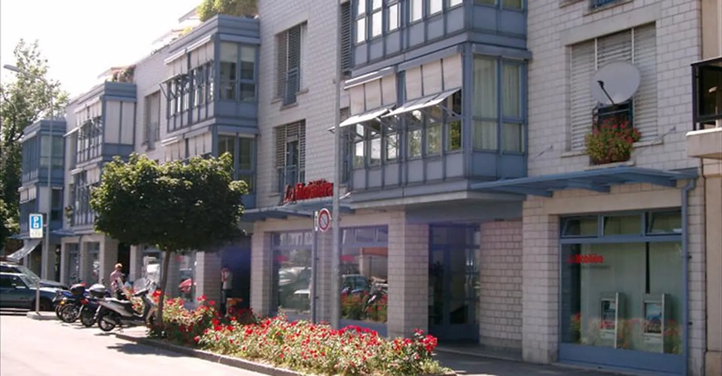 Shop for rent - Photo 1 of 2