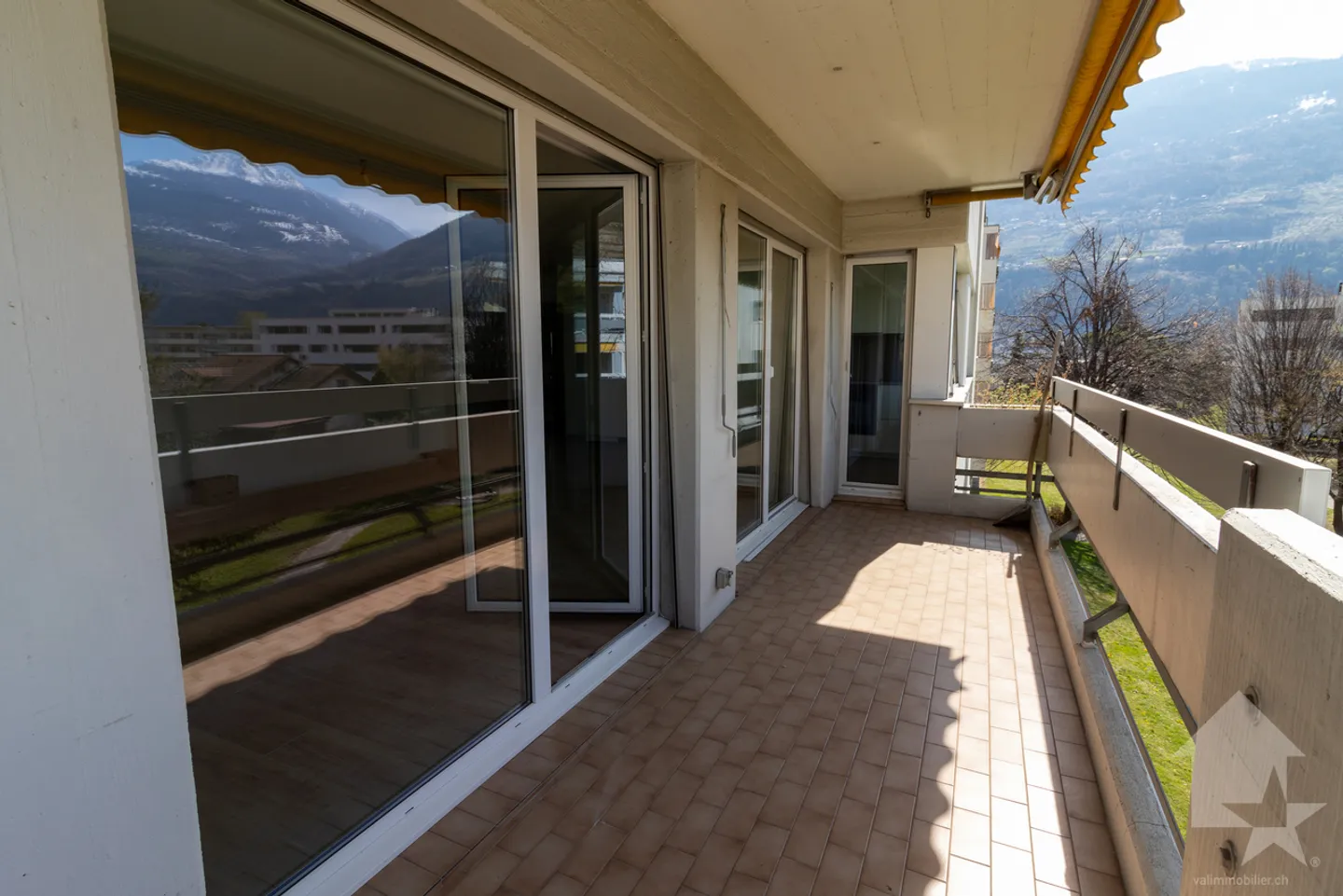 Beautiful 4.5-room apartment with 2 parking spaces included - Photo 12 of 15