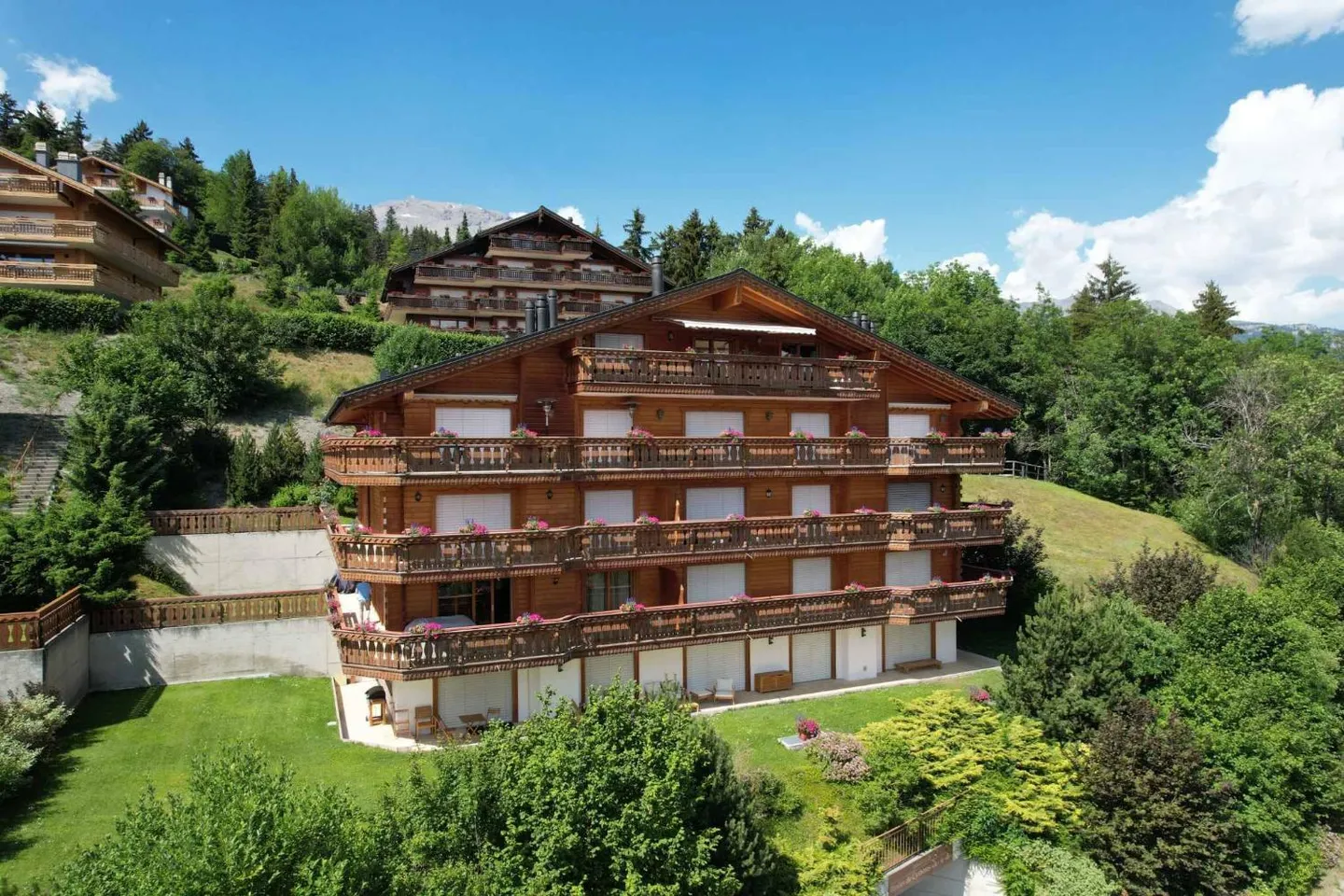 Magnifique appartement de 4,5 pièces avec jardin et belle vue - Photo 1 sur 11