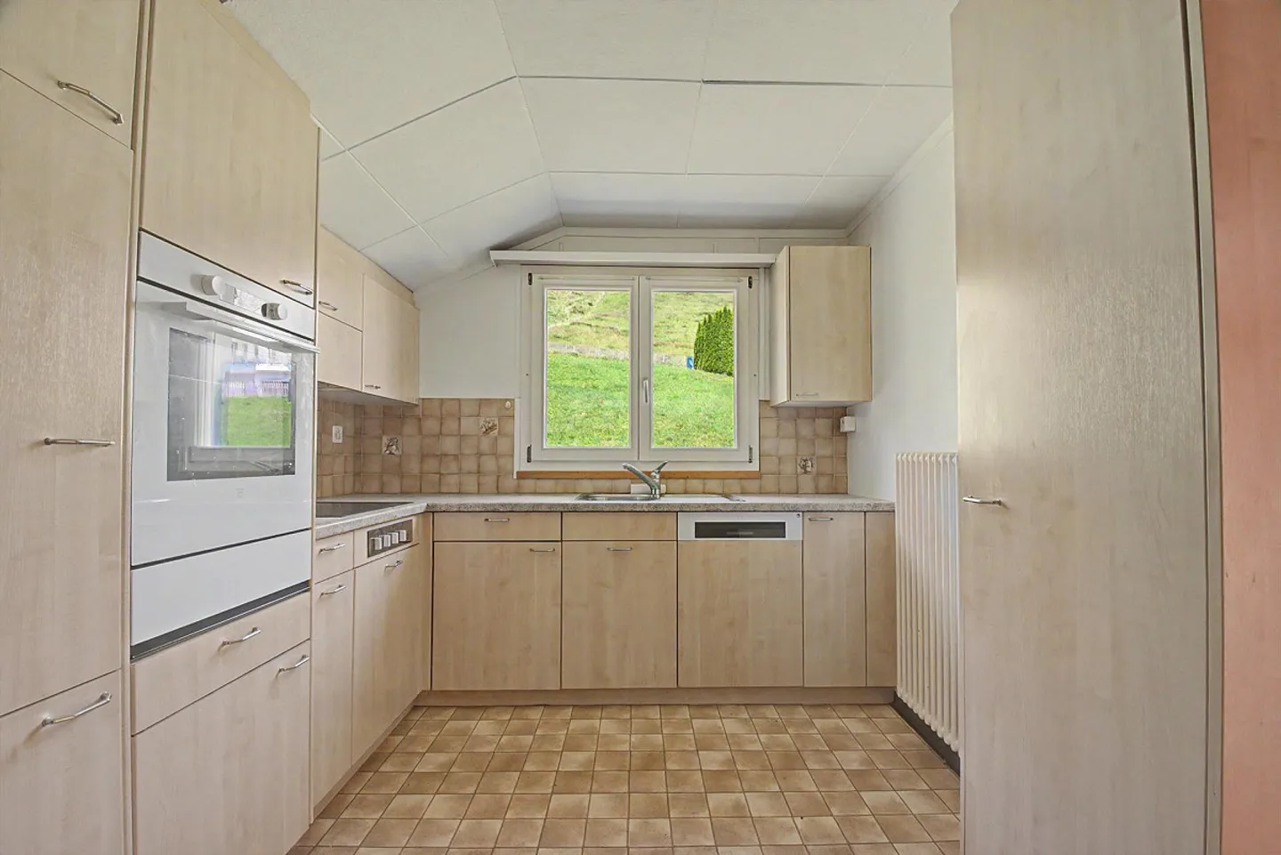 Building land in idyllic location - Photo 7 of 11