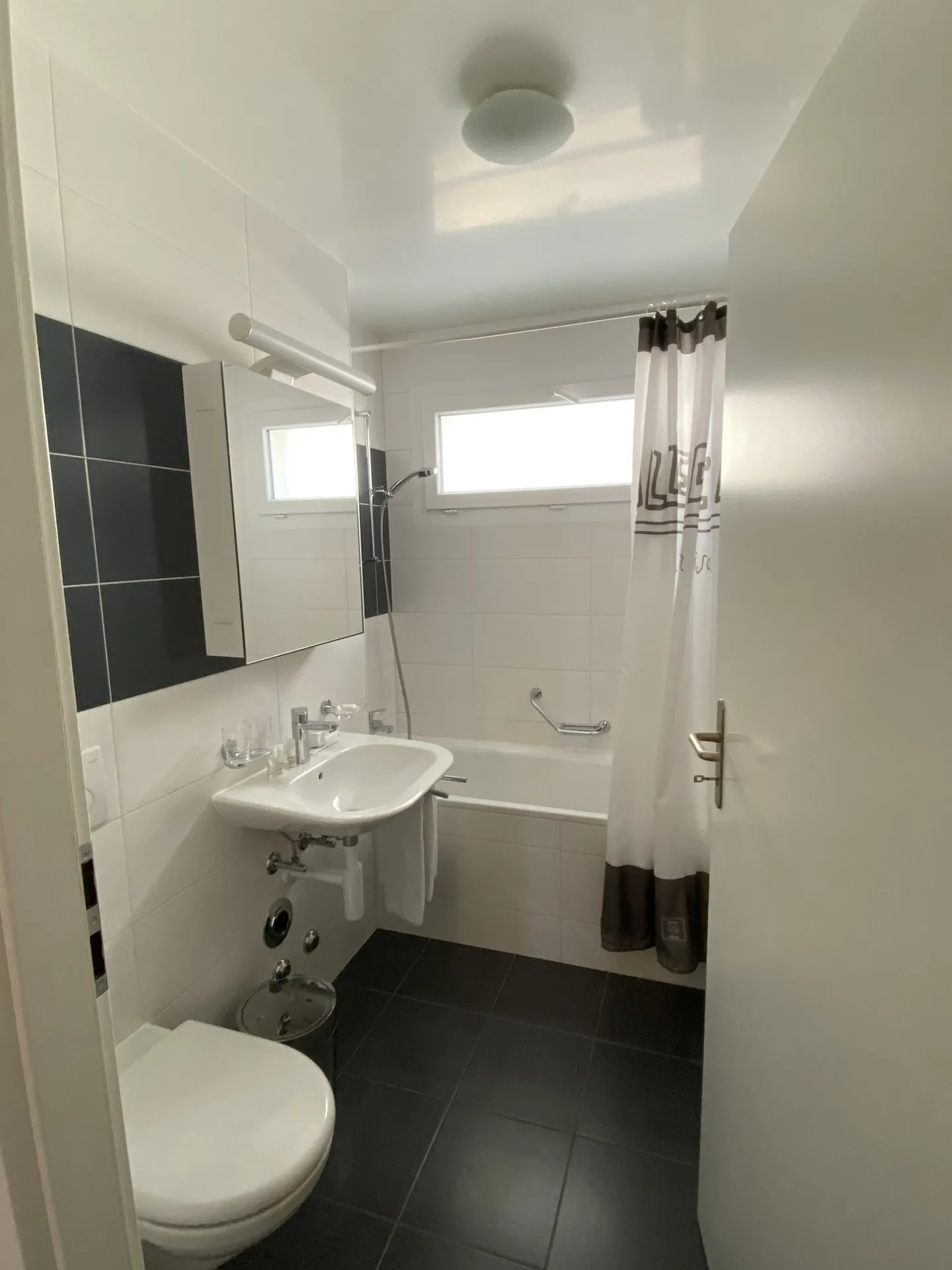 Appartamento Incantevole con Vista Lago - Foto 6 di 10