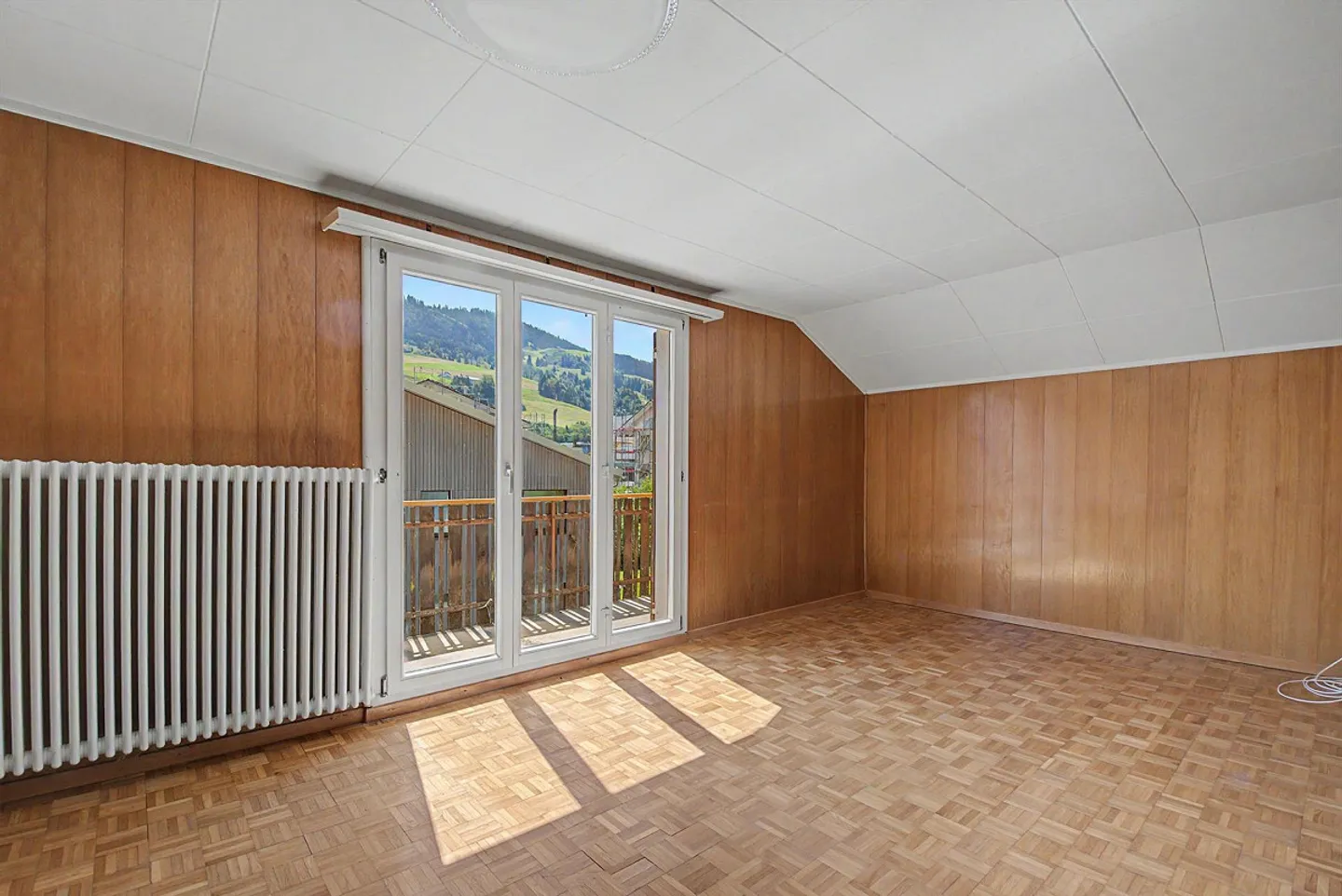 Building land in idyllic location - Photo 10 of 11