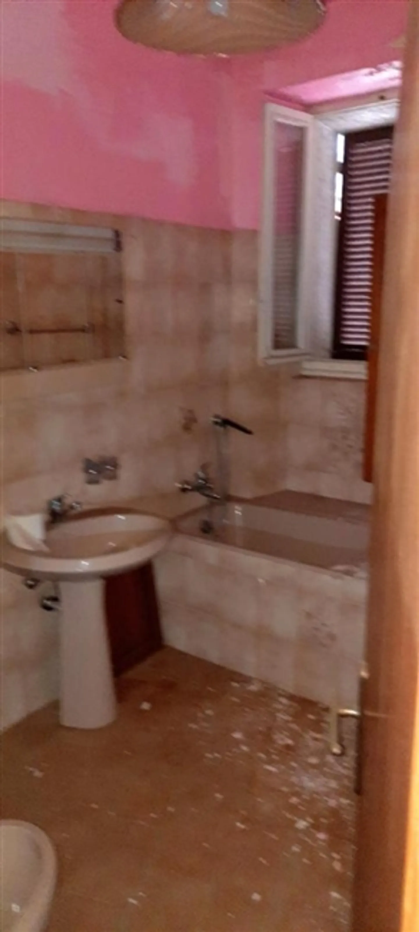 «Casa di 2 appartamenti a Maccagno - Garabiolo ( Italia )» - Foto 14 di 16