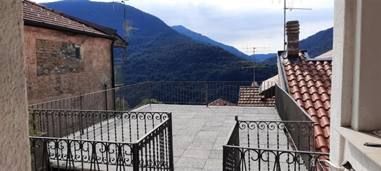«Casa di 2 appartamenti a Maccagno - Garabiolo ( Italia )» - Foto 16 di 16
