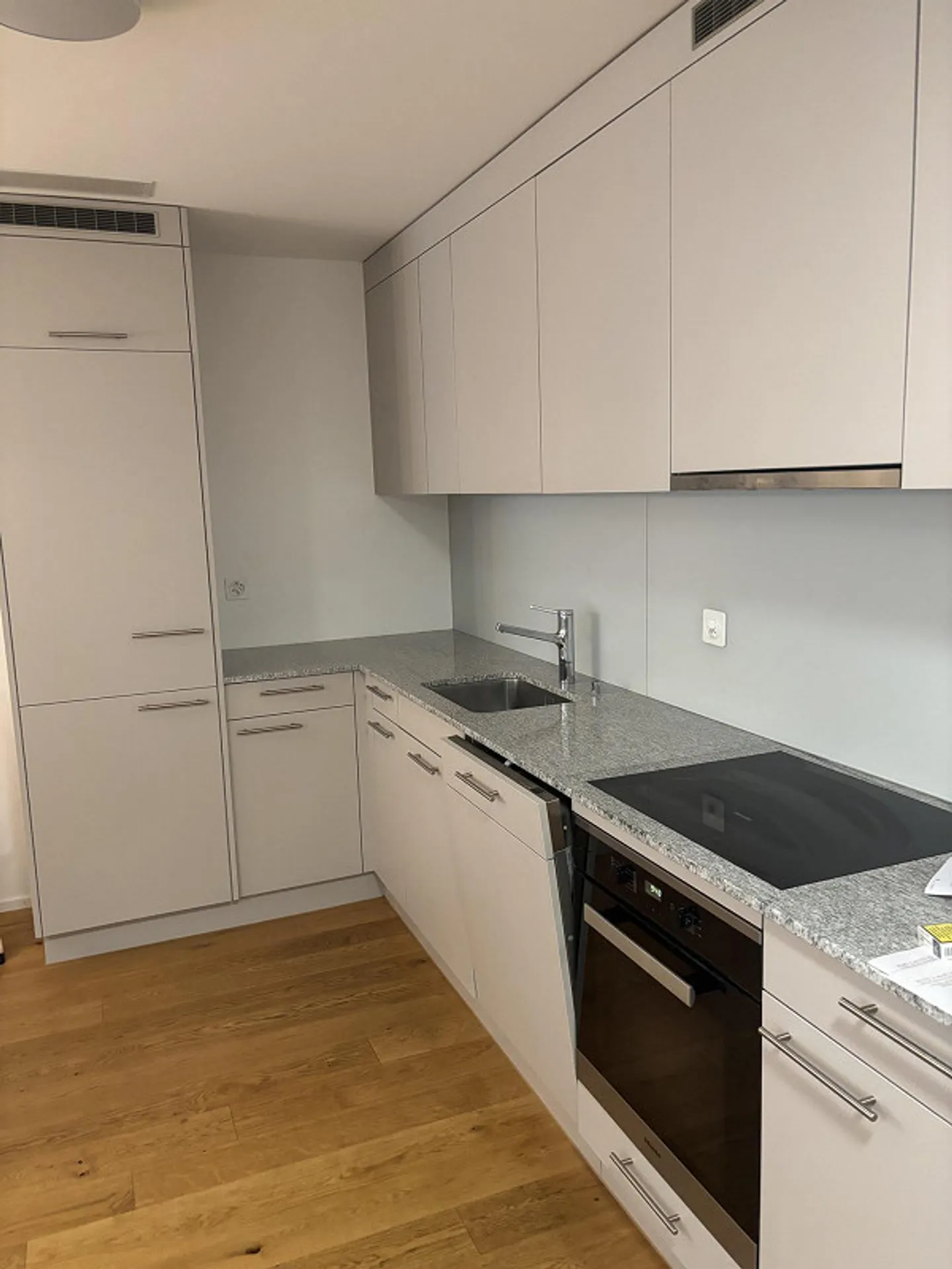New modern 3.5 room apartment with charm in farmhouse on the ground floor - Photo 2 of 5