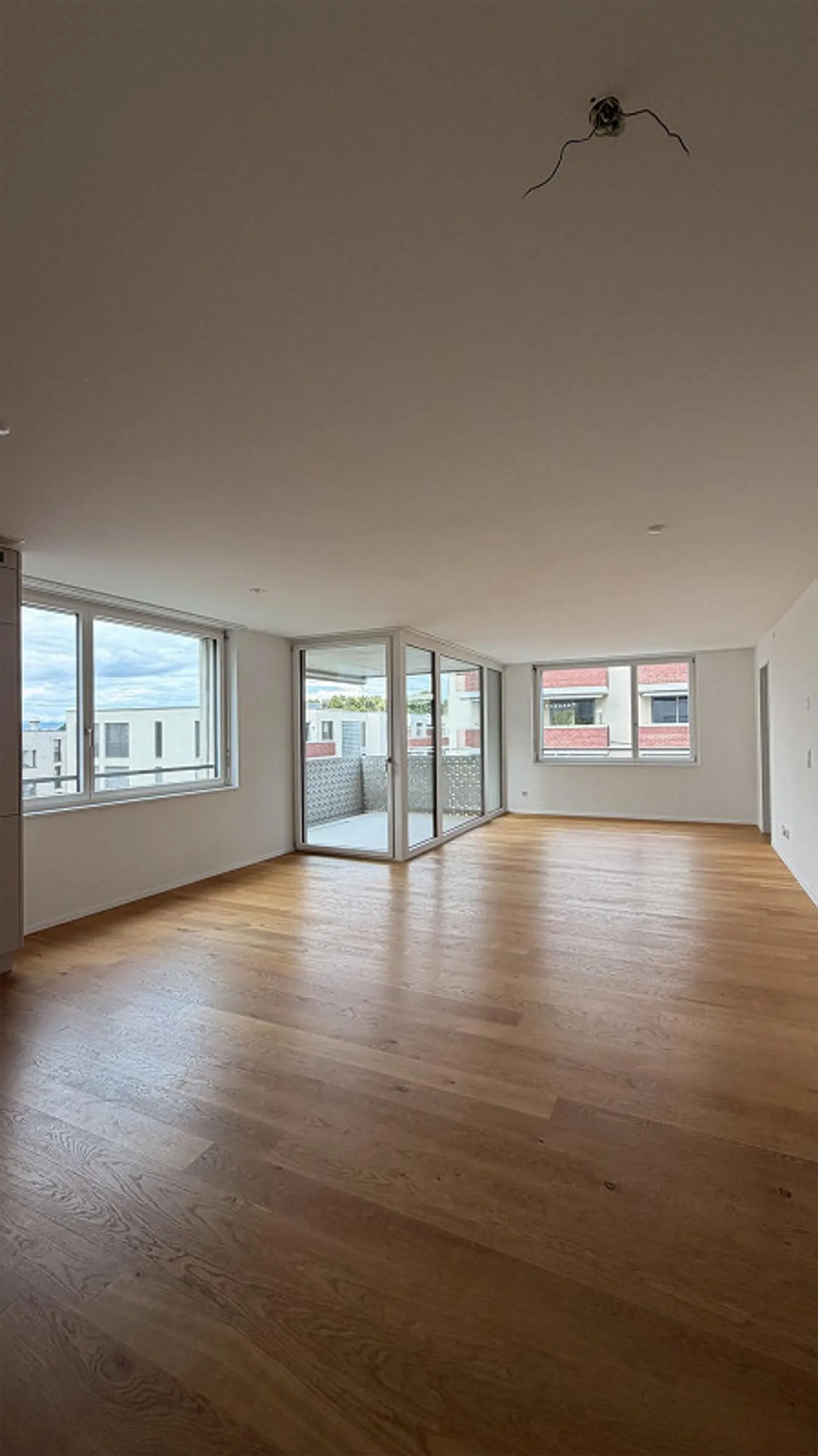 New modern 3.5 room apartment with charm in farmhouse on the ground floor - Photo 1 of 5