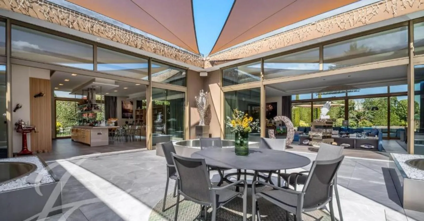 Exclusive Luxury Home in Geneva - Photo 9 of 13