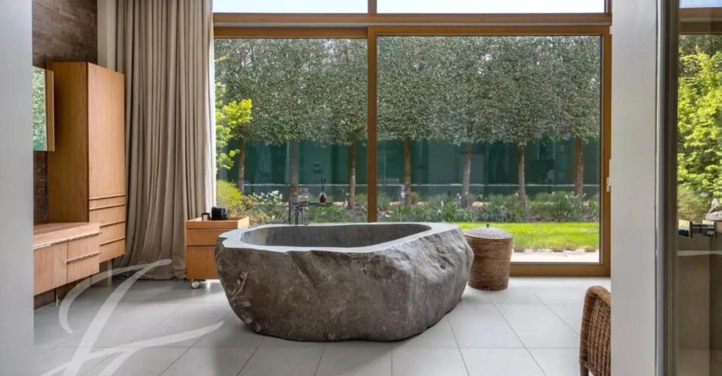 Exclusive Luxury Home in Geneva - Photo 10 of 13