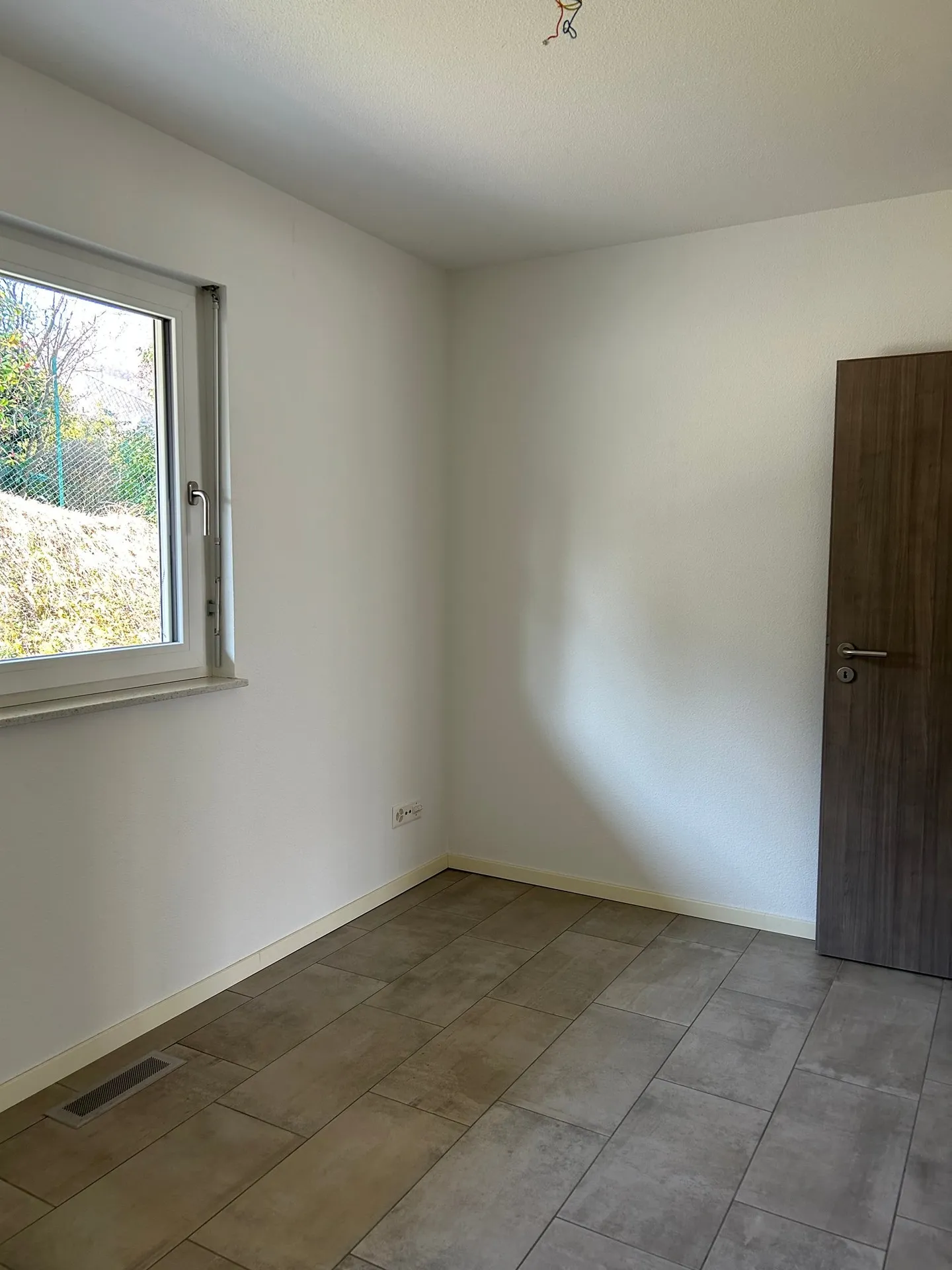 PONTE CAPRIASCA - 3.5-ROOM APARTMENT WITH GARDEN FOR RENT - Photo 6 of 9