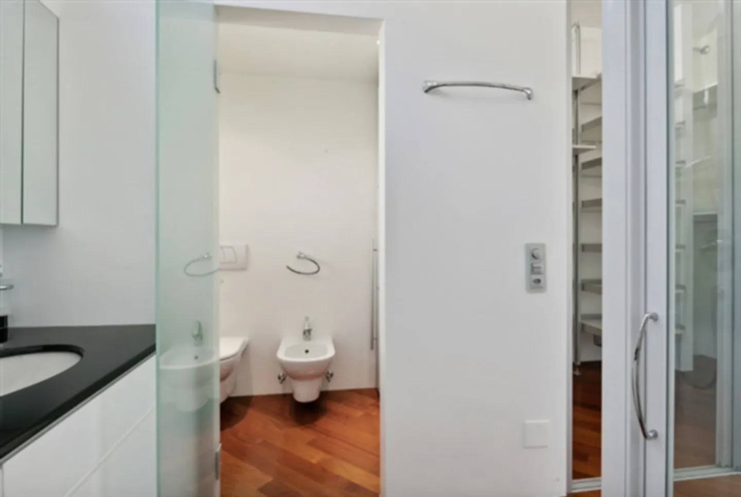 Penthouse de 4,5 pièces à louer au centre, à quelques pas du lac - Photo 9 sur 15