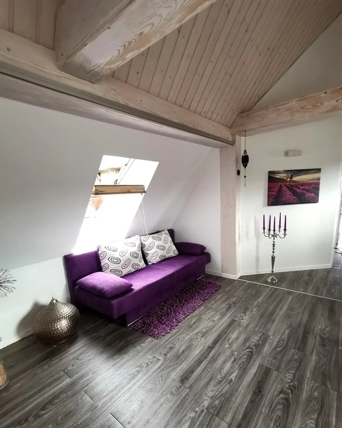 Appartement sous les combles de 2½ pièces à Heimberg (BE), meublé, temporaire - Photo 2 sur 10