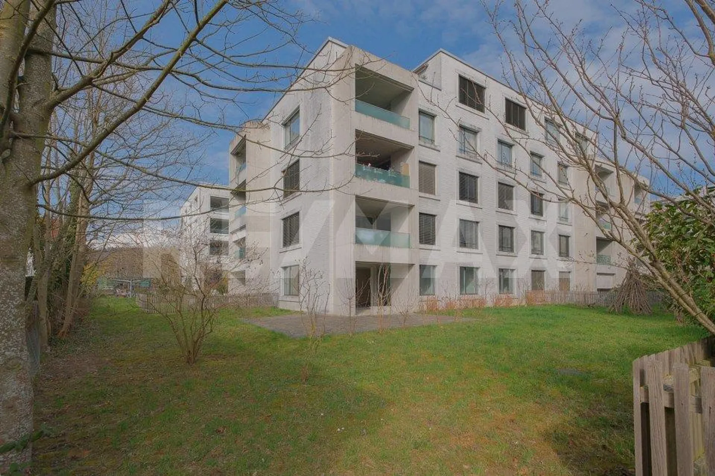 Stylish 3.5 Room Garden Apartment: Barrier-free & Central - Photo 3 of 11