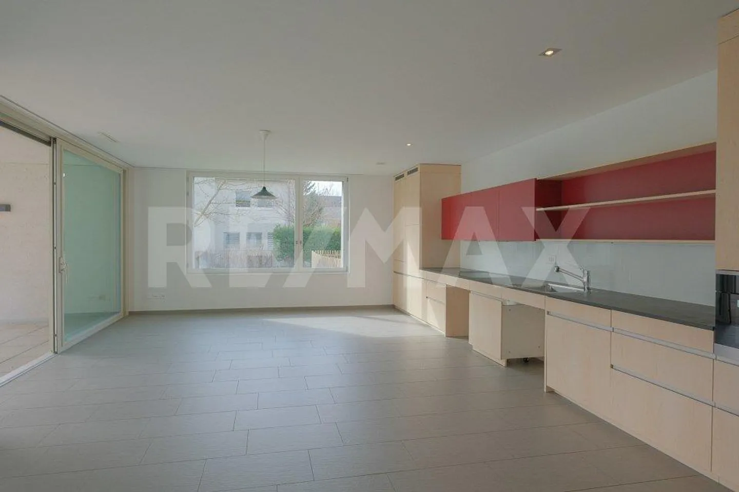 Stylish 3.5 Room Garden Apartment: Barrier-free & Central - Photo 5 of 11