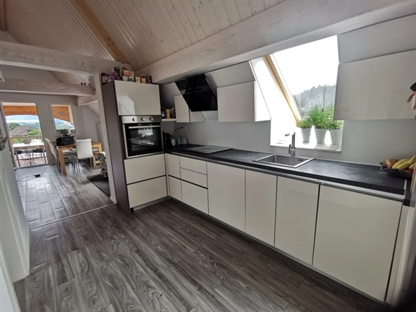 Appartement sous les combles de 2½ pièces à Heimberg (BE), meublé, temporaire - Photo 5 sur 10