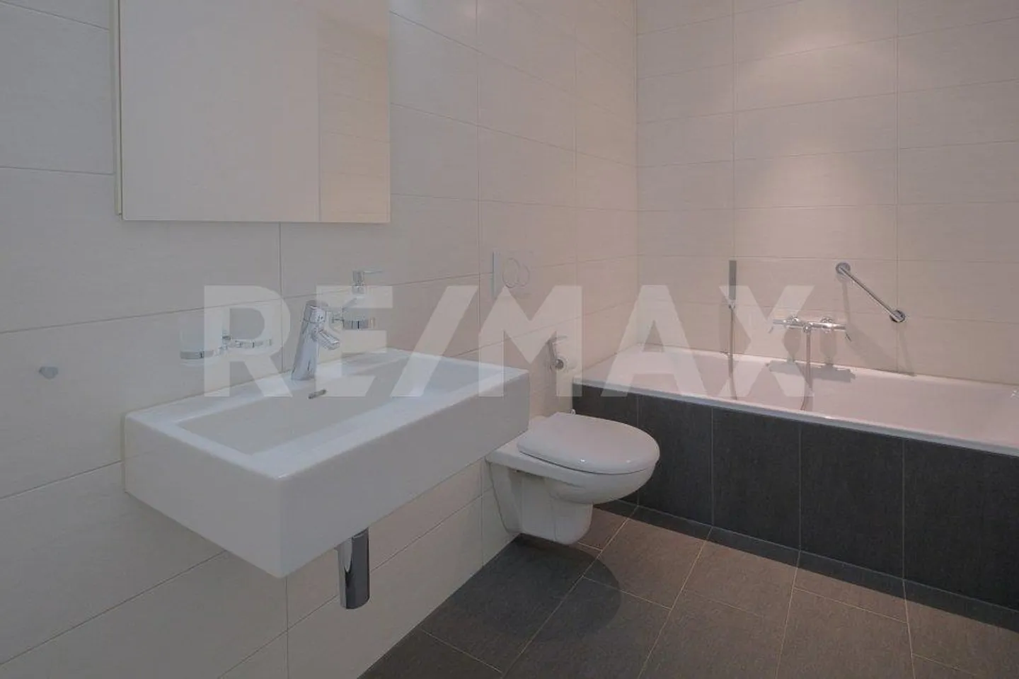 Stylish 3.5 Room Garden Apartment: Barrier-free & Central - Photo 6 of 11