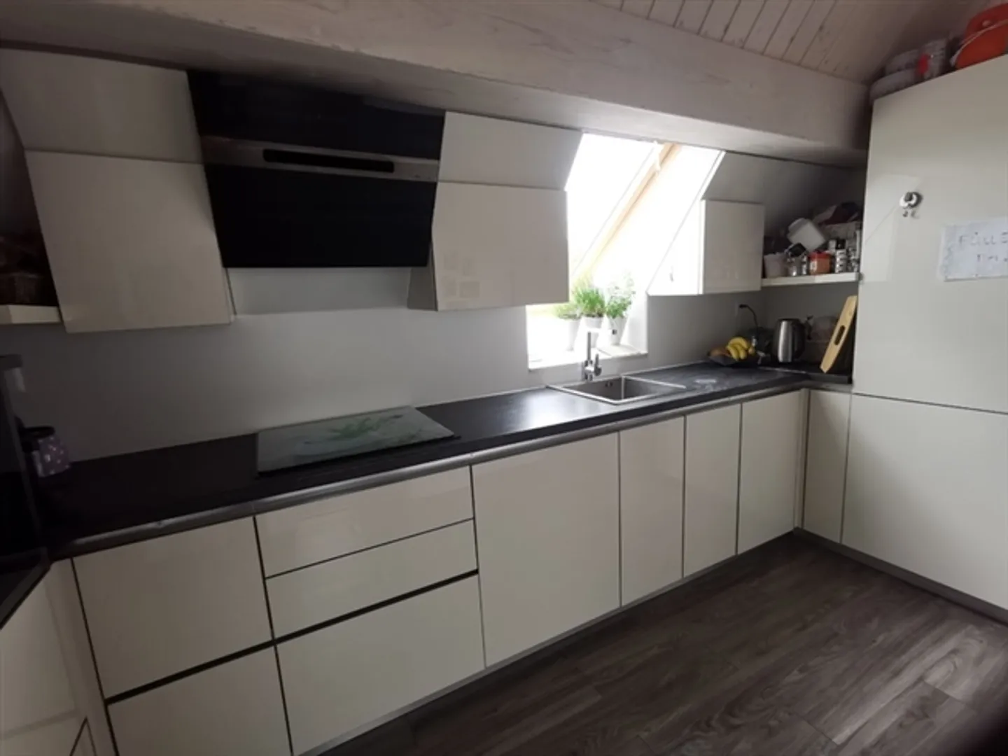 Appartement sous les combles de 2½ pièces à Heimberg (BE), meublé, temporaire - Photo 6 sur 10