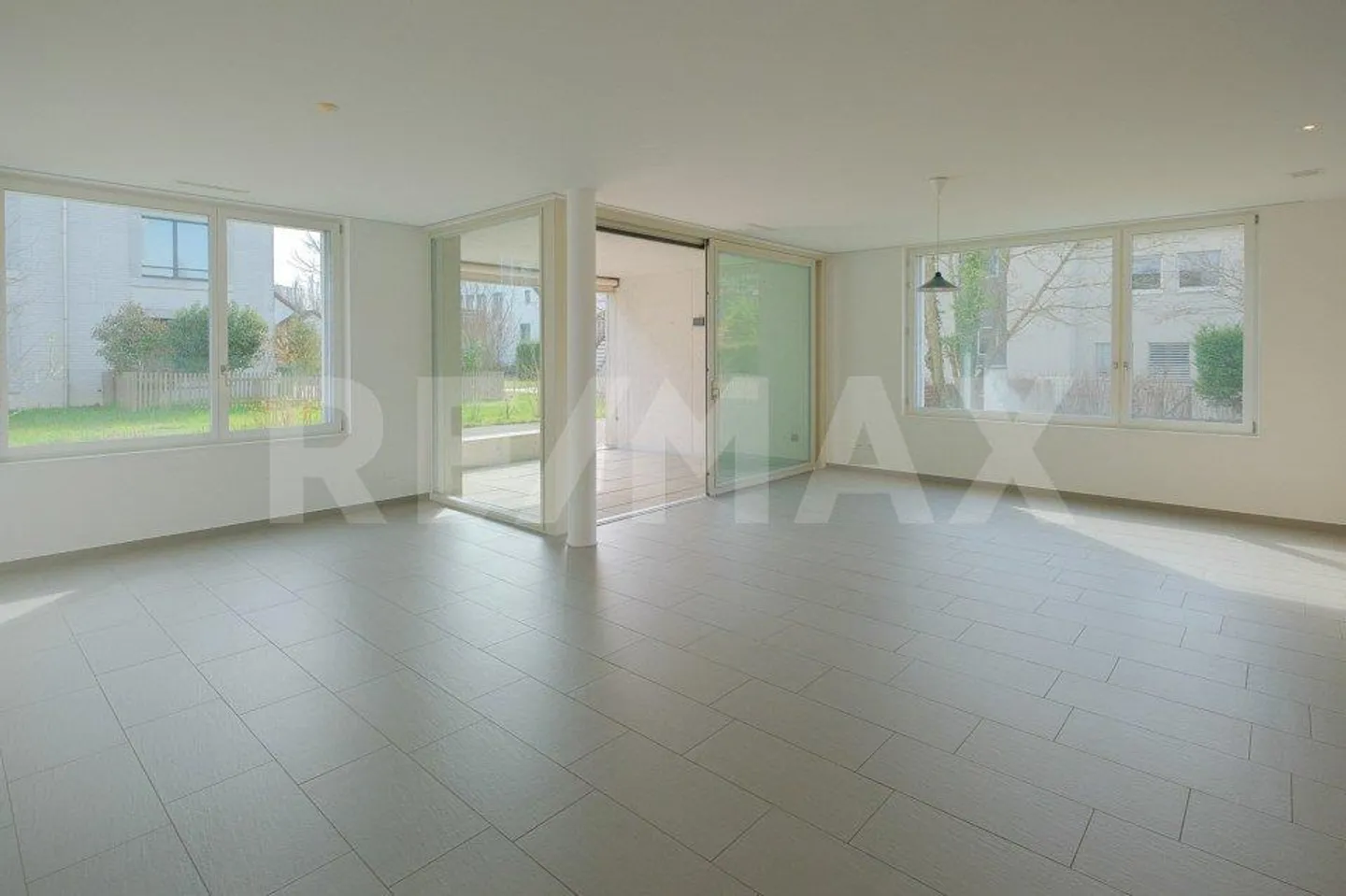 Stylish 3.5 Room Garden Apartment: Barrier-free & Central - Photo 1 of 11