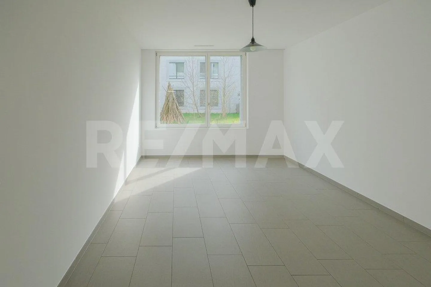 Stylish 3.5 Room Garden Apartment: Barrier-free & Central - Photo 9 of 11