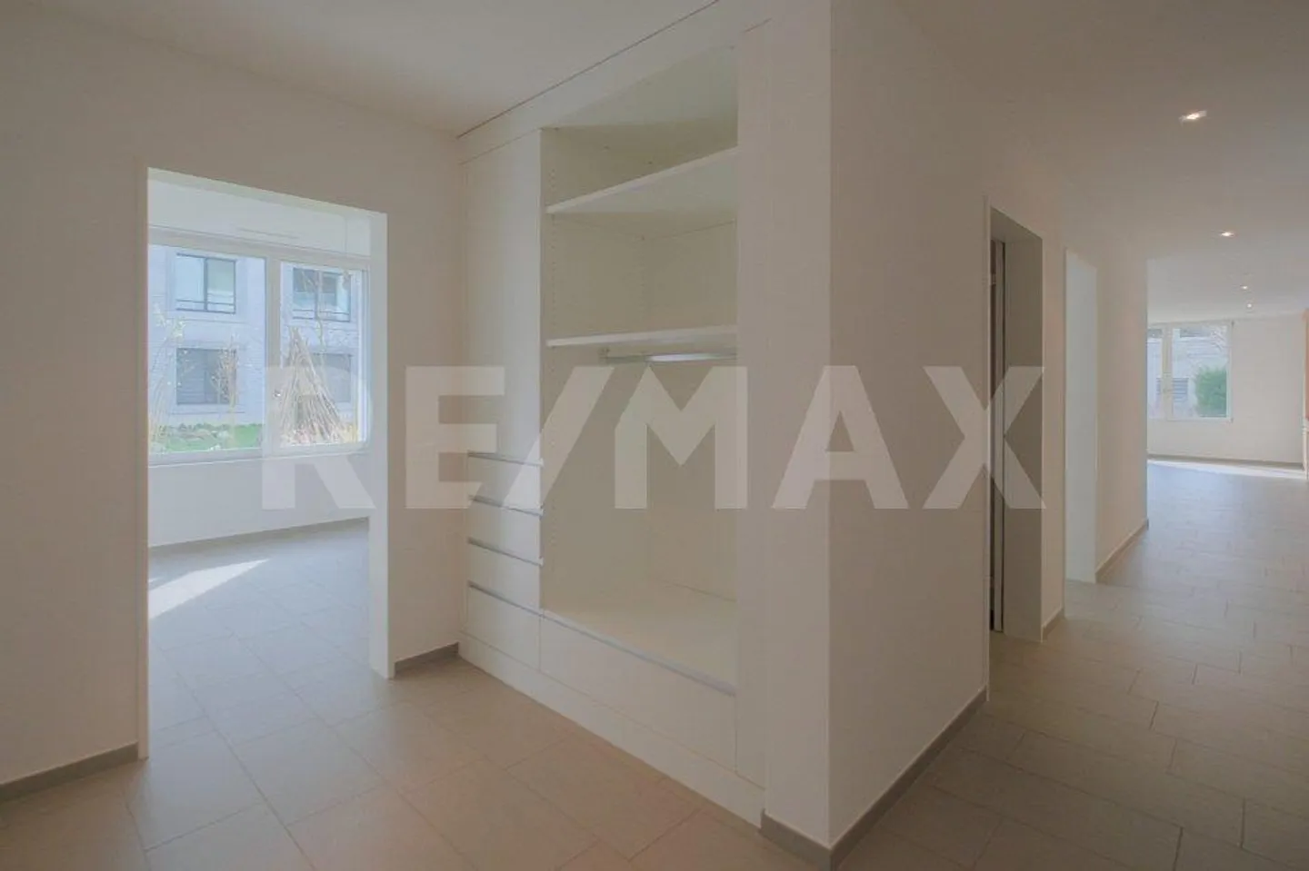 Stylish 3.5 Room Garden Apartment: Barrier-free & Central - Photo 10 of 11