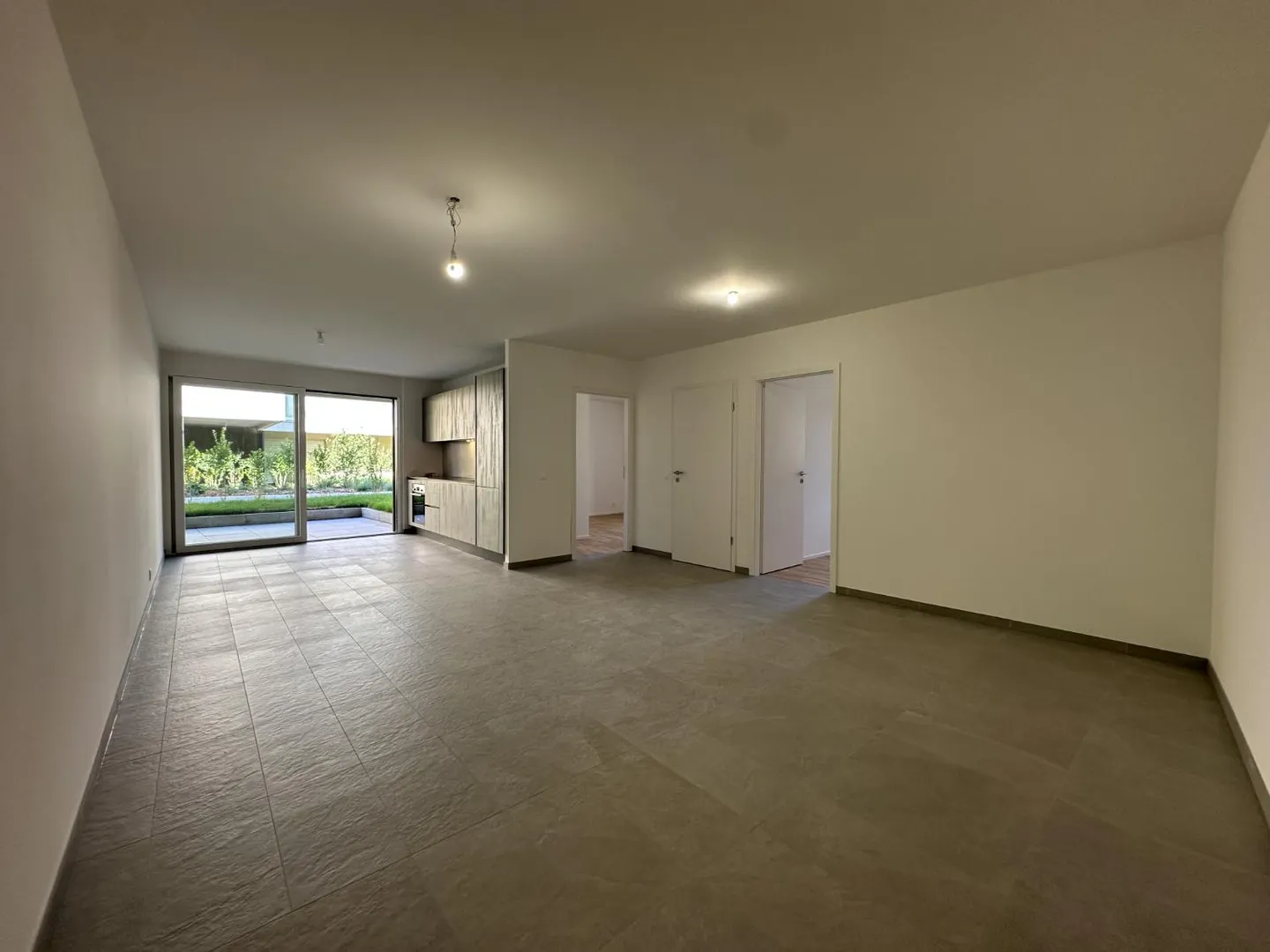 Appartement moderne avec jardin - Photo 8 sur 16