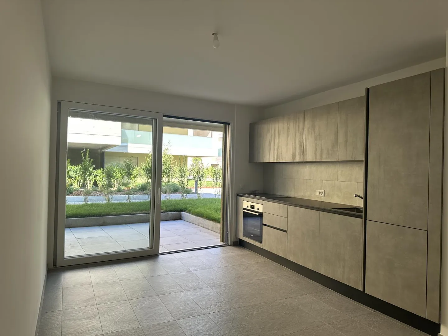 Appartement moderne avec jardin - Photo 11 sur 16