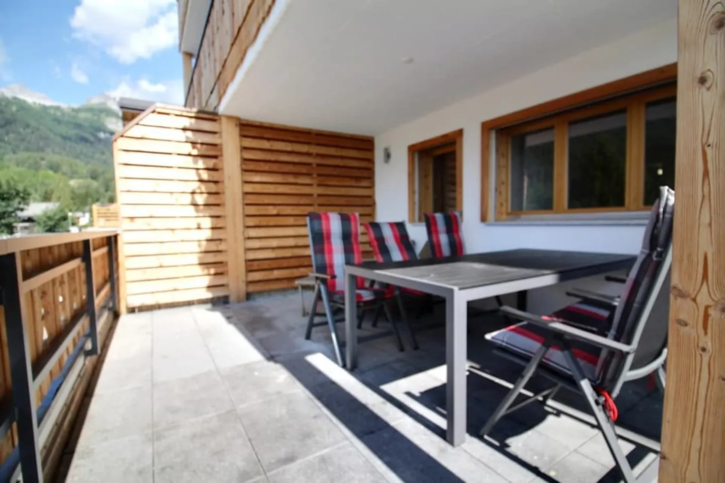 Wunderschöne 3,5-Zimmer-Wohnung mit großer Terrasse - Foto 8 von 11