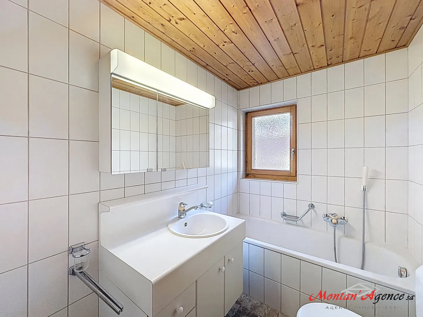 Appartement spacieux avec vue alpine - Photo 4 sur 10