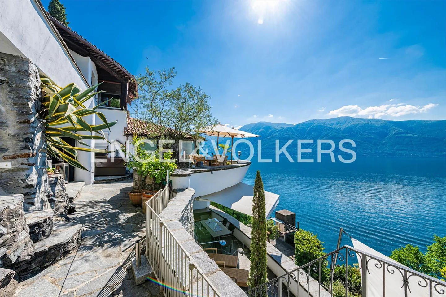 Luxusvilla mit Seeblick - Foto 2 von 16