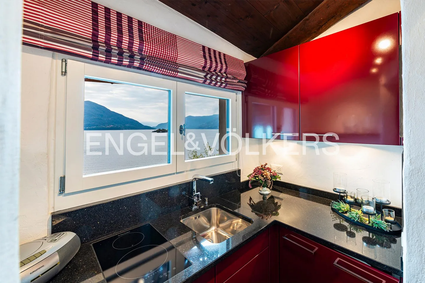 Luxusvilla mit Seeblick - Foto 8 von 16