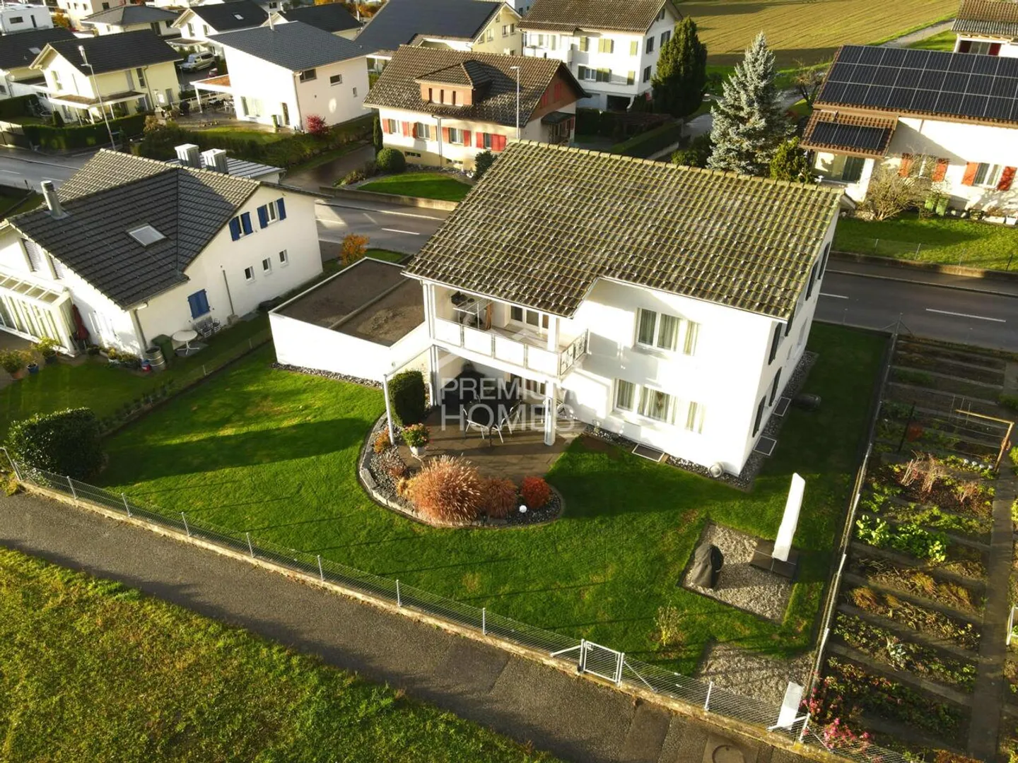 Questa casa da sogno garantisce una vista libera sul verde - Foto 1 di 10