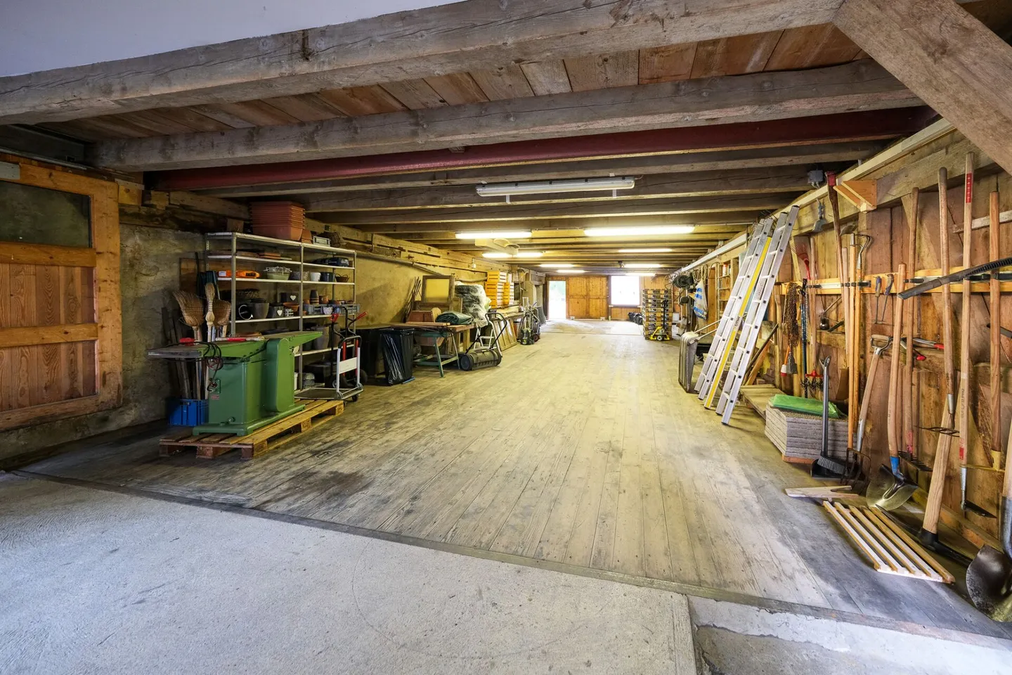 Vielseitiges Mehrfamilienhaus - Foto 8 von 17